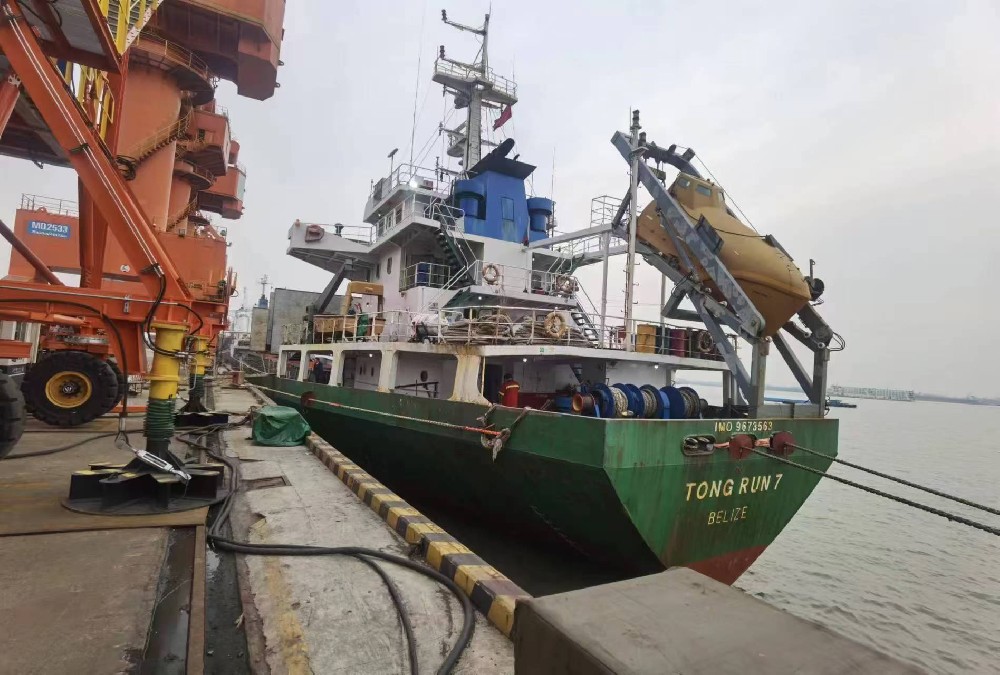 镇江港口进口硼酸到货2700吨